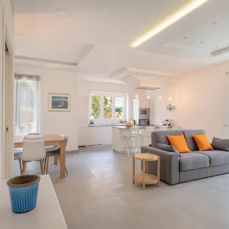 White House - Casa Sorrento